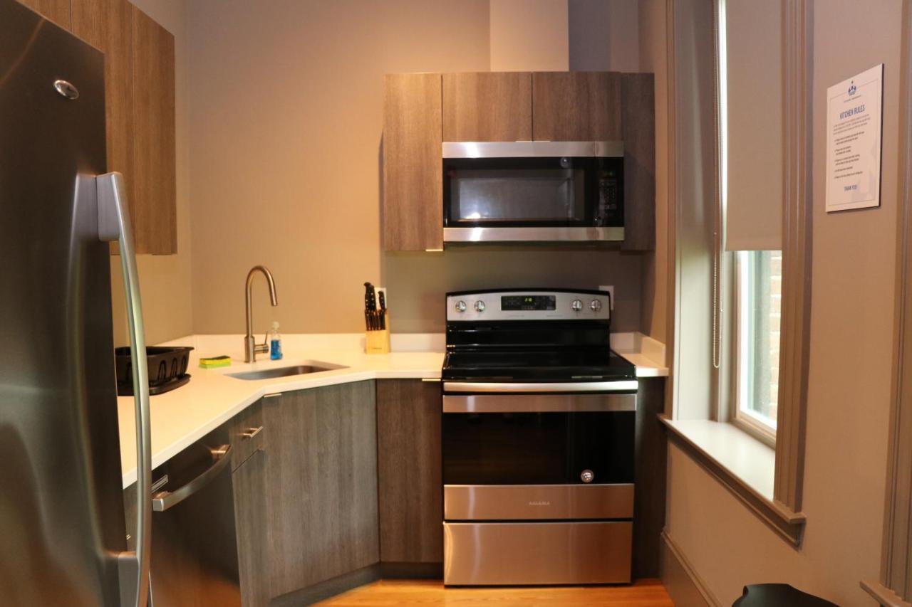 A Stylish Stay W/ A Queen Bed, Heated Floors.. #14 Brookline Exterior foto
