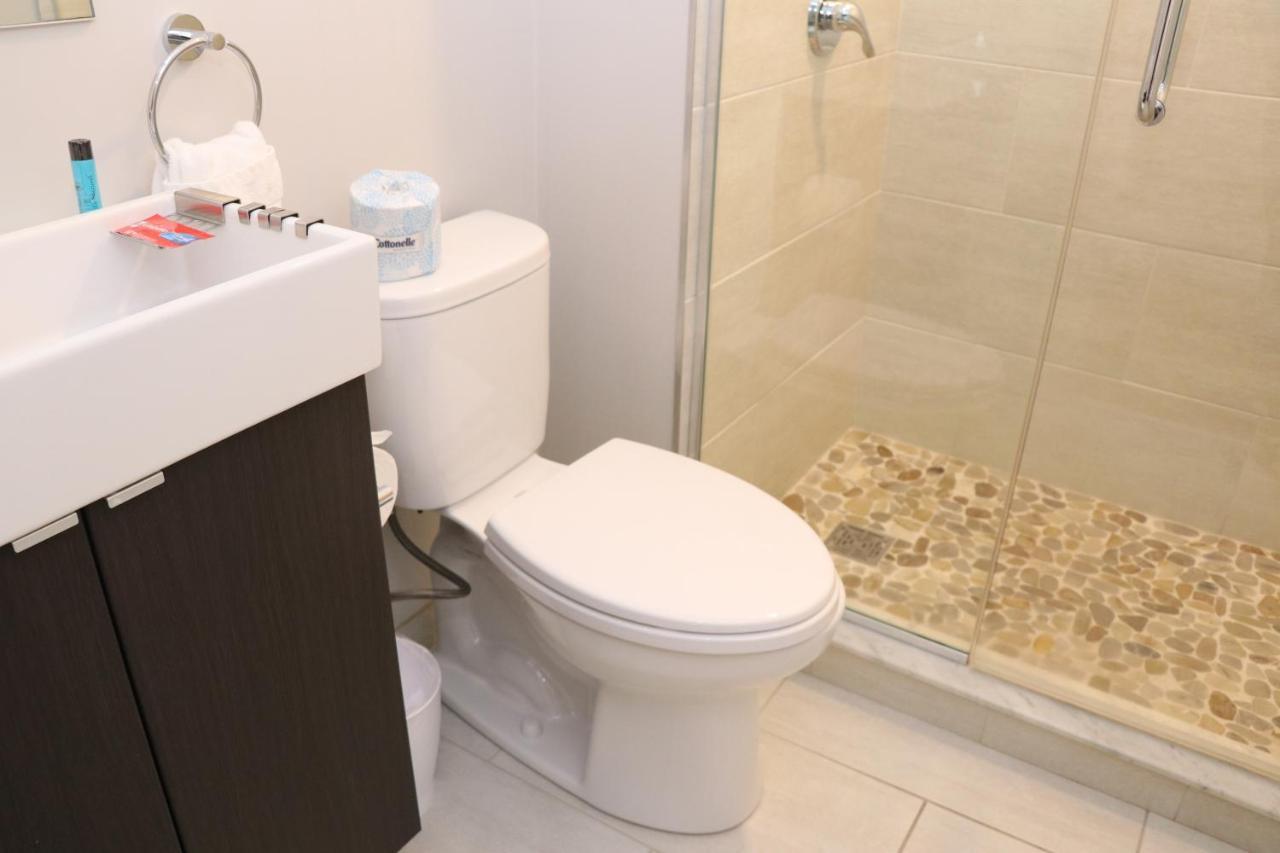 A Stylish Stay W/ A Queen Bed, Heated Floors.. #14 Brookline Exterior foto