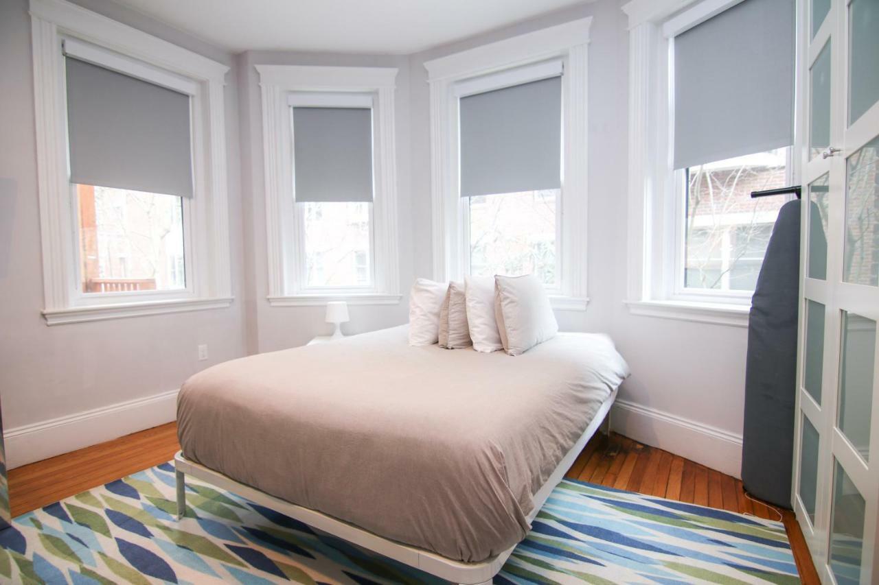 A Stylish Stay W/ A Queen Bed, Heated Floors.. #14 Brookline Exterior foto