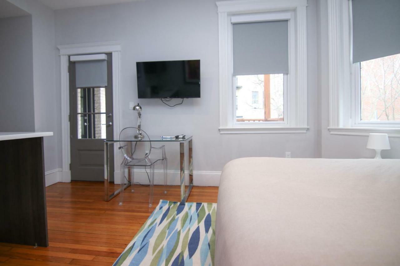 A Stylish Stay W/ A Queen Bed, Heated Floors.. #14 Brookline Exterior foto